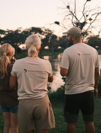 Klädsel på safari i Tanzania: så klär du dig för savannen