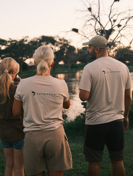 Klädsel på safari i Tanzania: så klär du dig för savannen