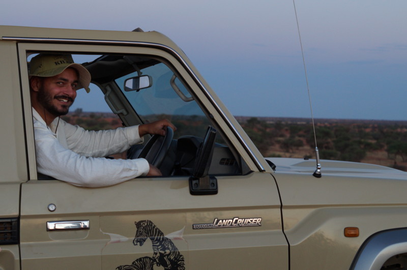 Josef &auml;r VD p&aring; Safariresor och vet vilka fr&aring;gor man ska st&auml;lla f&ouml;r att hitta b&auml;sta researrang&ouml;ren.