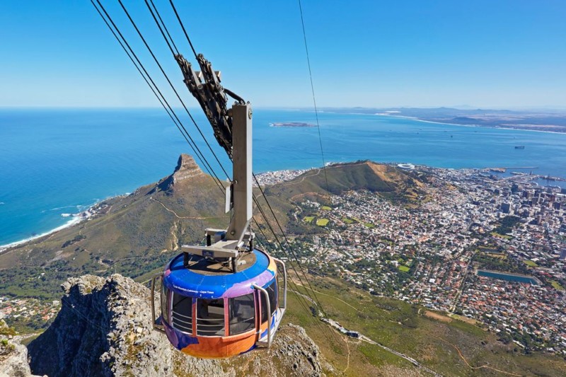 Linbana upp till Table Mountain med utsikt över hela Kapstaden.