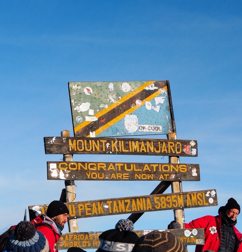 Skylten p&aring; Uhuru Peak, Afrikas h&ouml;gsta punkt