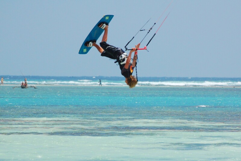 Kenya lockar med ideala vindf&ouml;rh&aring;llanden f&ouml;r vindsurfing och kitesurfing.