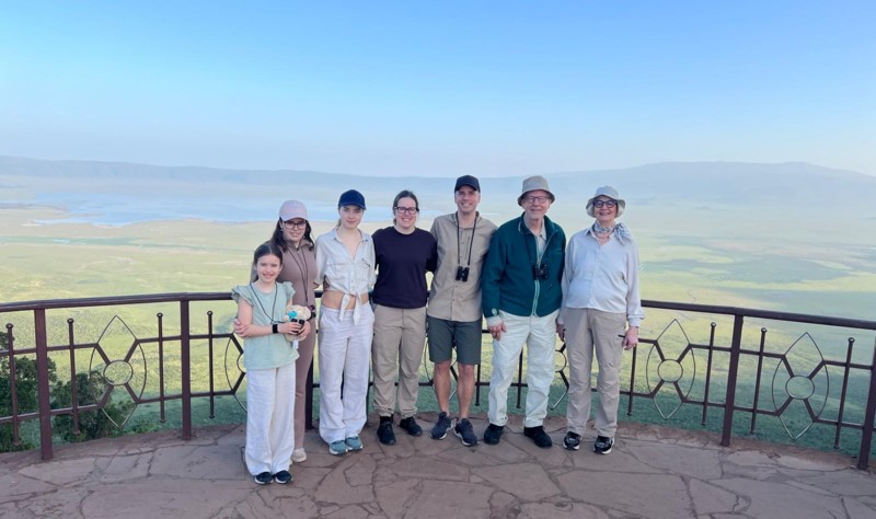 Familj p&aring; safari i Tanzania