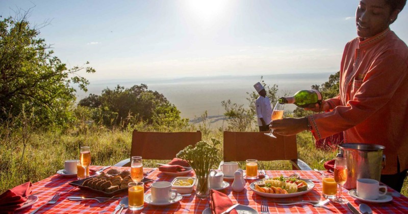 Lyxig frukost p&aring; safari i Afrika