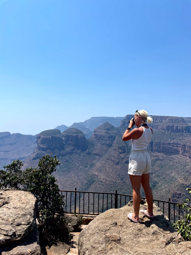 Utsikt &ouml;ver The Three Rondavels i Sydafrika