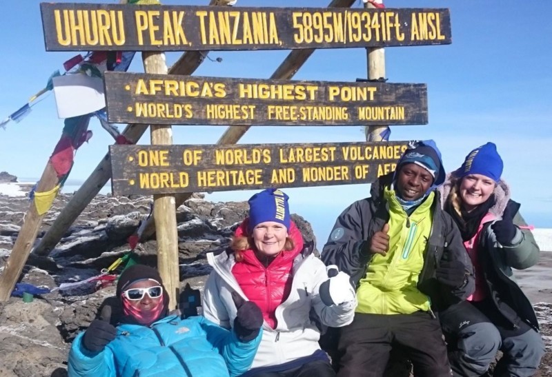 På toppen av Kilimanjaro – Afrikas högsta berg