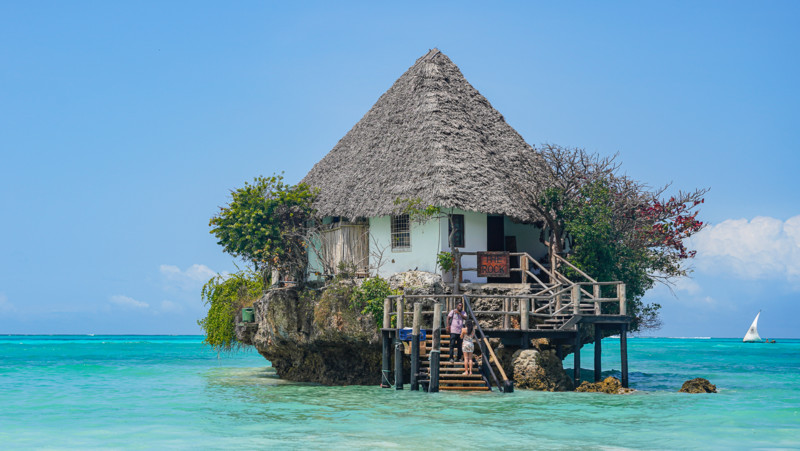 The Rock Restaurant – ett ikoniskt landmärke för Zanzibar