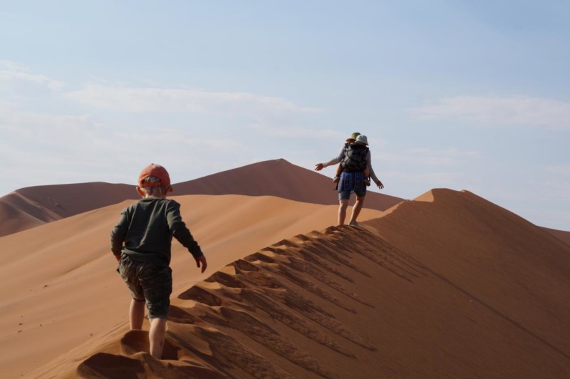 Makalösa sanddynen ”Big Daddy” på resan genom Namibia.